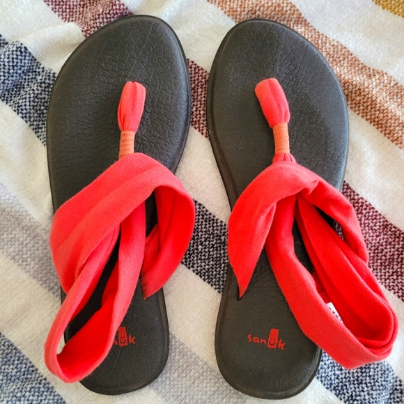 Sanuk coral slingback yoga mat sandals - Picture 1 of 5